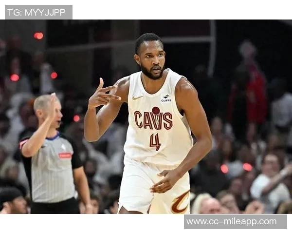 米切尔半场表现亮眼5中3贡献7分1板2助2断展现潜力